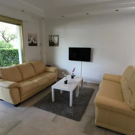 Spacious 3 Bedroom Apartment Great Pool 5Min To Jlp Beach Ideal For 2 Families Apartament *