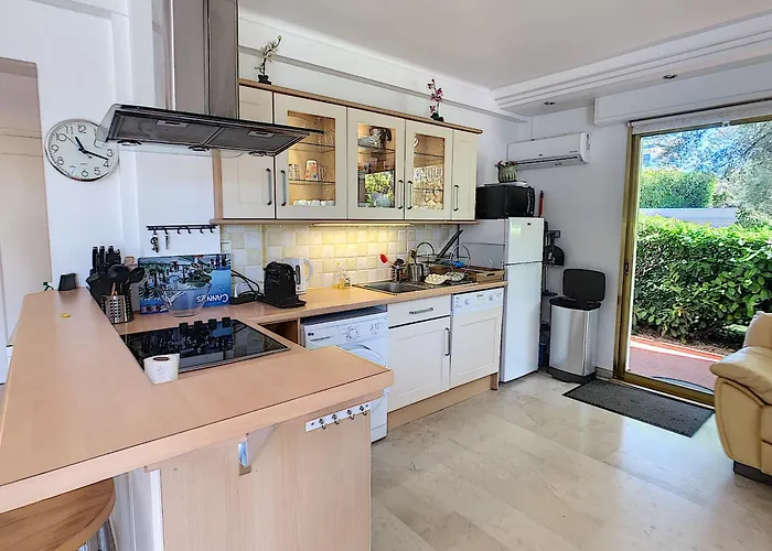 Spacious 3 Bed App With Pool 5min To Jlp Ideal For 2 Families Or 8 People