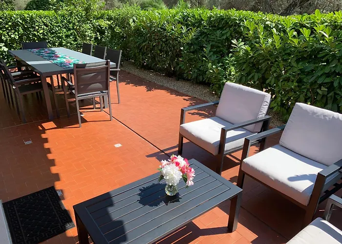 Apartament Spacious 3 Bed App With Pool 5min To Jlp Ideal For 2 Families Or 8 People